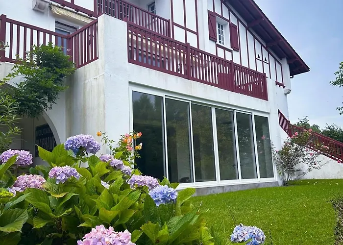 D'hotes Haitz Ondo Bed & Breakfast